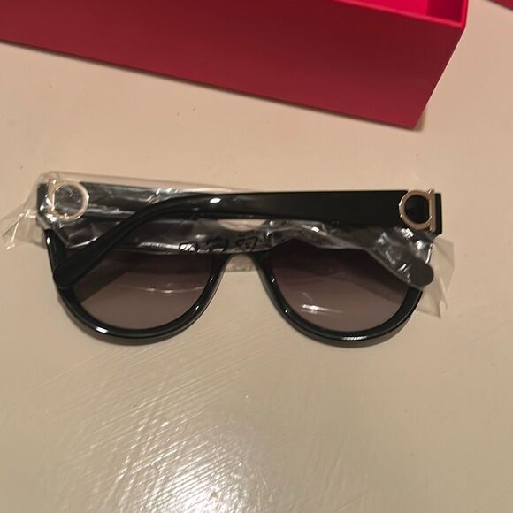 Ferragamo Womens Marchon Sunglasses Black Cateye Frame Silver Accent Modern NWT - Picture 8 of 16